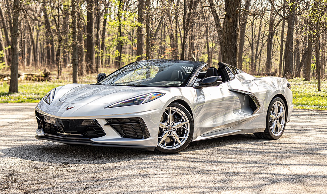 Corvette C8 2024 (White) view 1